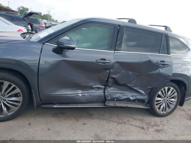5TDFZRAH4LS024733 Toyota Highlander Platinum