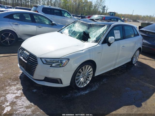 WAUUPBFF8HA052094 Audi A3 E-tron 1.4t Premium