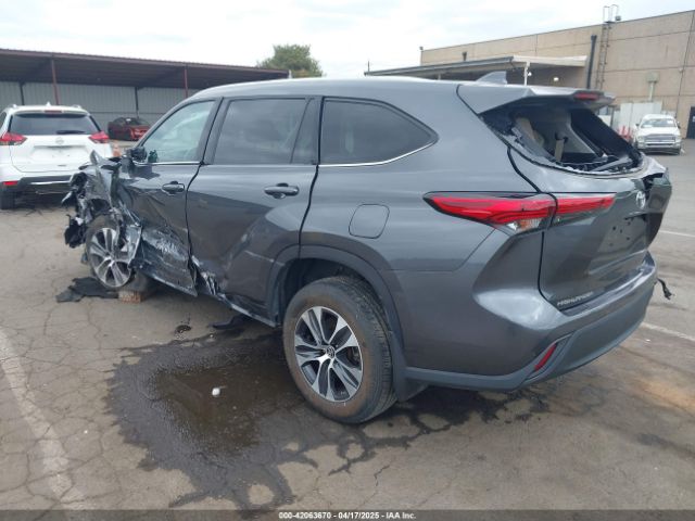 5TDHZRBH2MS065077 Toyota Highlander Xle