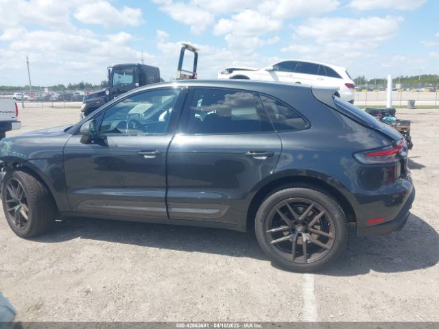 WP1AA2A5XPLB02680 Porsche Macan T