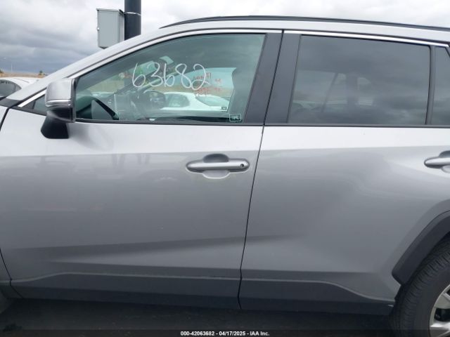 2T3C1RFV4RC282994 Toyota Rav4 Xle Premium