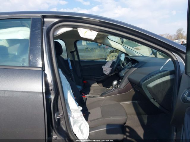 1FADP3F22GL350882 Ford FOCUS SE
