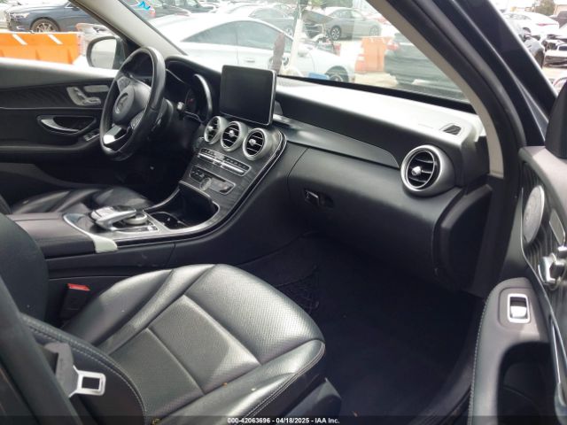 55SWF4JB7GU145594 Mercedes-Benz C 300 Luxury/sport