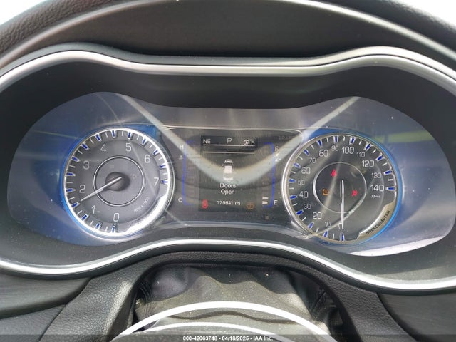 1C3CCCAB5FN723249 Chrysler 200 Limited