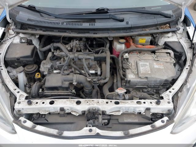 JTDKDTB33G1121440 Toyota Prius C Two