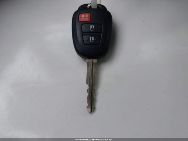 JTDKDTB33G1121440 Toyota Prius C Two