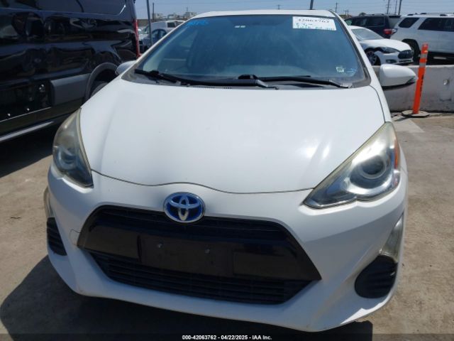 JTDKDTB33G1121440 Toyota Prius C Two