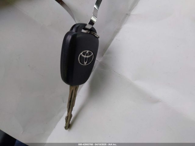 JTDKDTB33J1613019 Toyota Prius C Two