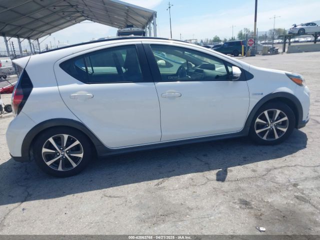 JTDKDTB33J1613019 Toyota Prius C Two