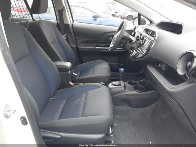 JTDKDTB33J1613019 Toyota Prius C Two