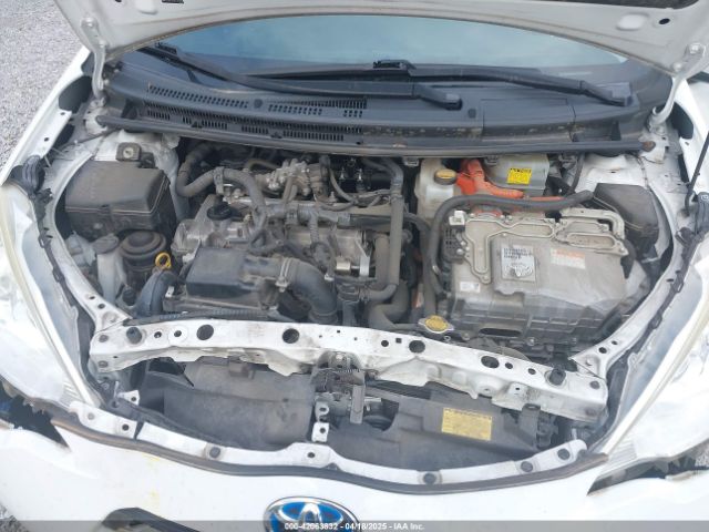 JTDKDTB3XE1065493 Toyota Prius C Four
