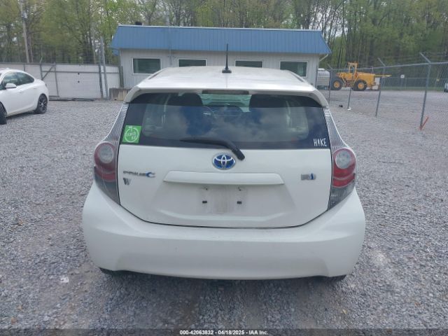JTDKDTB3XE1065493 Toyota Prius C Four
