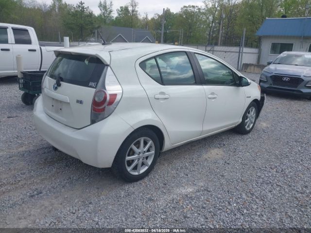 JTDKDTB3XE1065493 Toyota Prius C Four