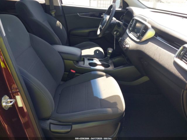 5XYPGDA39KG576807 KIA Sorento 2.4l Lx