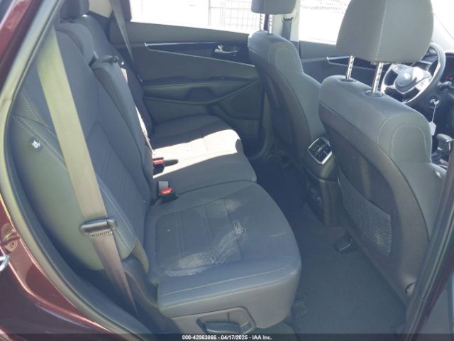 5XYPGDA39KG576807 KIA Sorento 2.4l Lx