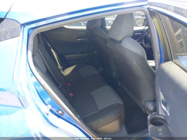 JTNKHMBX7L1071287 Toyota C-HR LE