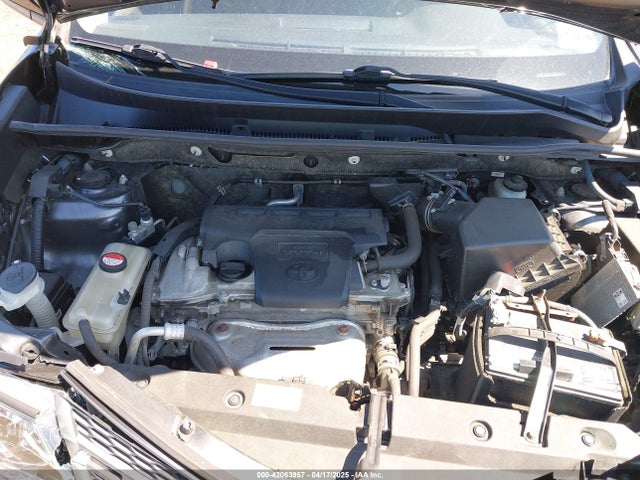 JTMBFREV4FJ037989 Toyota RAV4 LE
