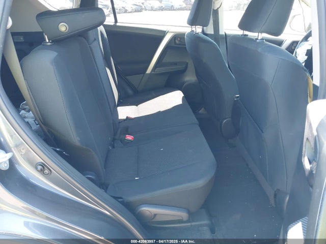 JTMBFREV4FJ037989 Toyota RAV4 LE