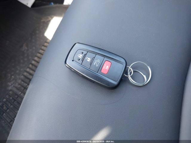 2T3A1RFV6NC269312 Toyota Rav4 Xle Premium