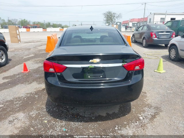 Chevrolet IMPALA 1LT 2018 2G1105S37J9136926 Image 16