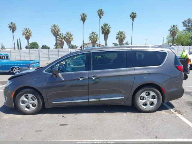 2C4RC1L71JR129532 Chrysler Pacifica Hybrid Touring L