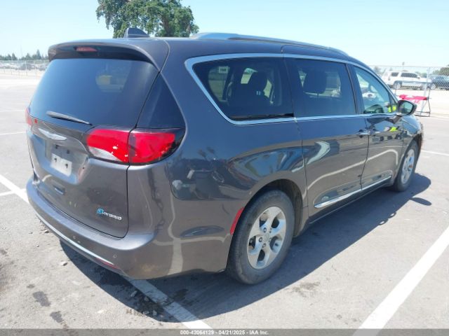 2018 CHRYSLER PACIFICA HYBRID 2C4RC1L71JR129532 Photo 3