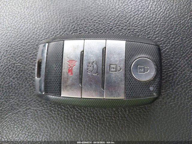 KNDCC3LC8K5351854 KIA NIRO EX
