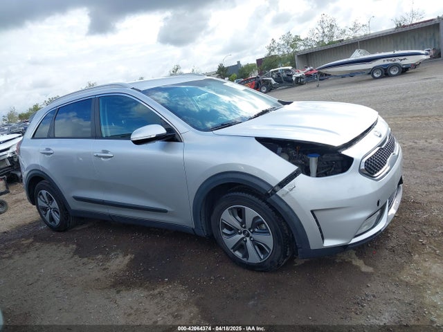 KNDCC3LC8K5351854 KIA NIRO EX