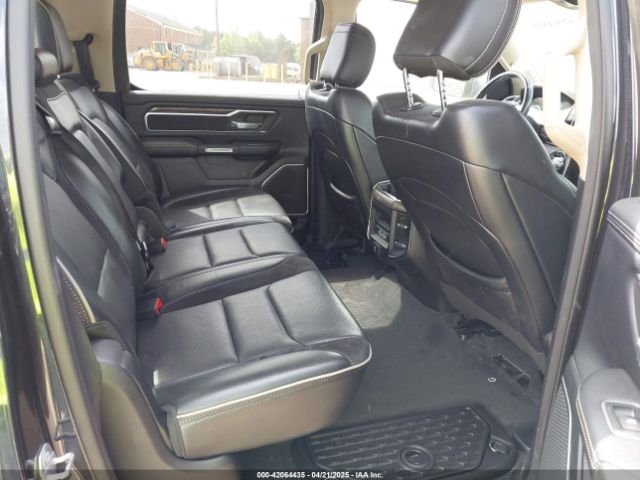 1C6RREJT3KN912735 RAM 1500 Laramie  4x2 5'7 Box