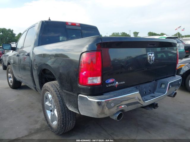 2017 RAM 1500 1C6RR6LT4HS577630 Photo 2