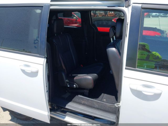 2C4RDGEG1KR739705 Dodge Grand Caravan Gt