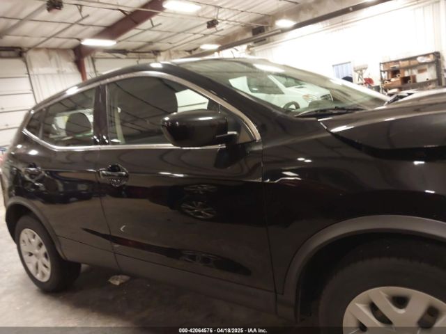 JN1BJ1CR1KW624110 Nissan Rogue Sport S