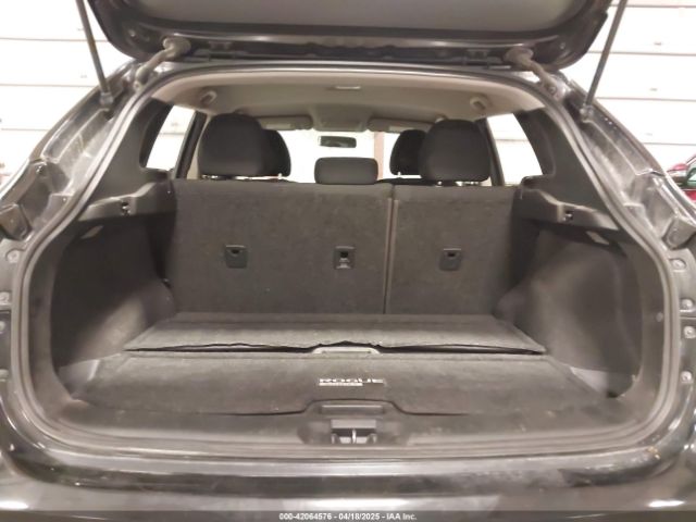 JN1BJ1CR1KW624110 Nissan Rogue Sport S