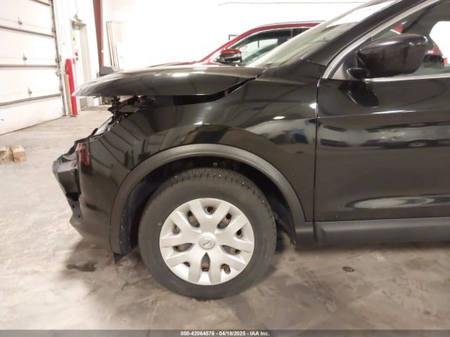 JN1BJ1CR1KW624110 Nissan Rogue Sport S