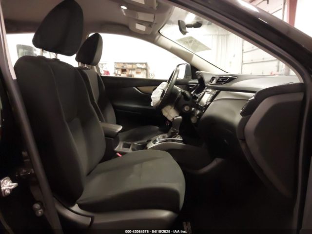 JN1BJ1CR1KW624110 Nissan Rogue Sport S