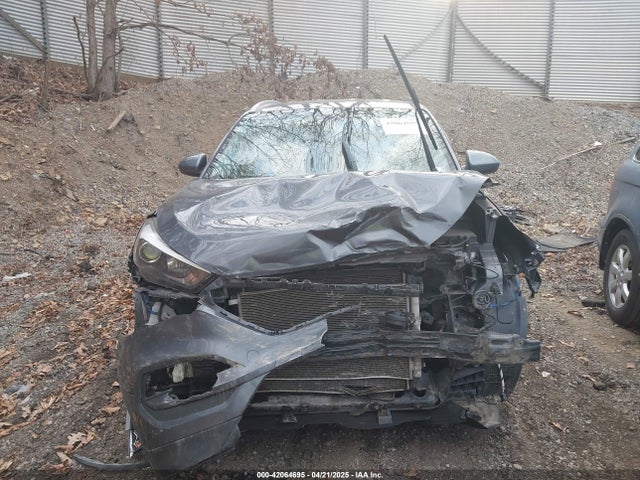 KM8J3CA44JU716548 Hyundai TUCSON SEL