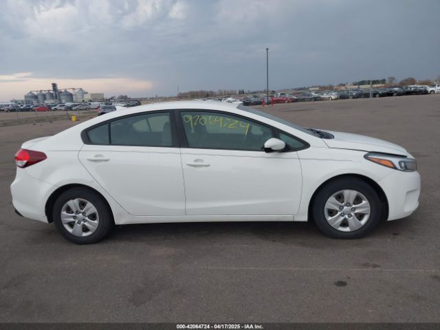 3KPFK4A7XJE277416 KIA FORTE LX