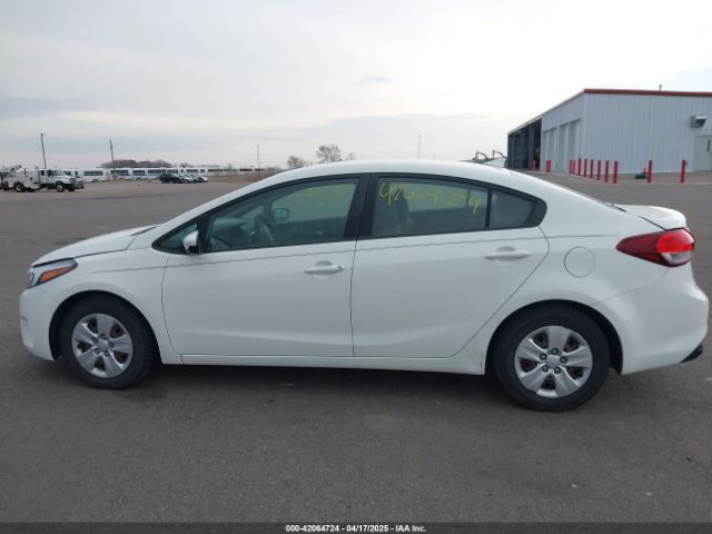 3KPFK4A7XJE277416 KIA FORTE LX