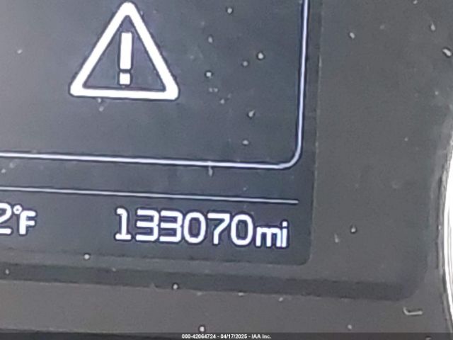 3KPFK4A7XJE277416 KIA FORTE LX