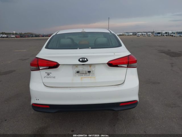 3KPFK4A7XJE277416 KIA FORTE LX