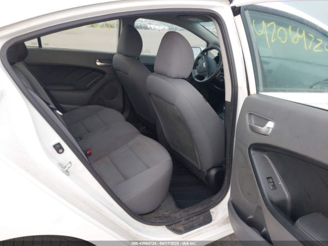 3KPFK4A7XJE277416 KIA FORTE LX