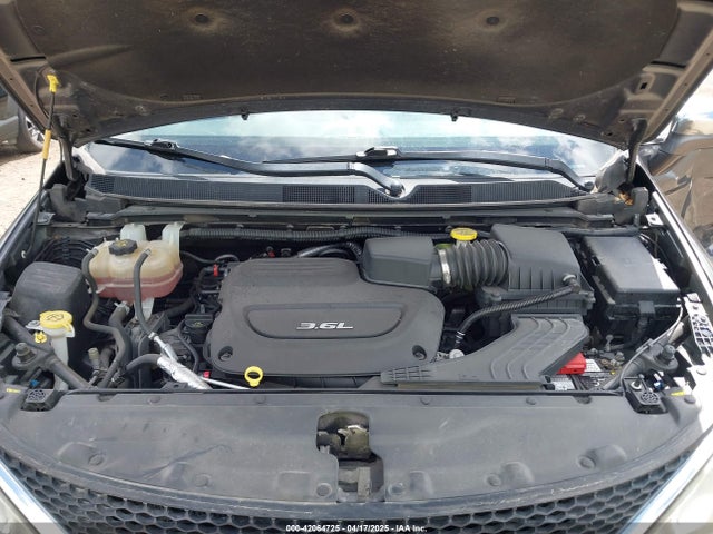 2C4RC1GG1JR105869 Chrysler Pacifica Limited