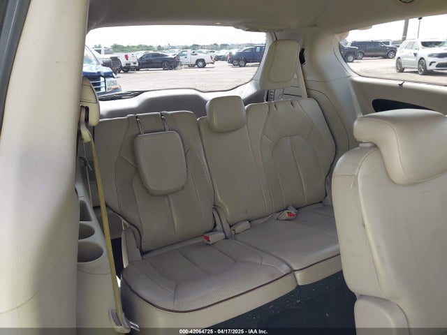 2C4RC1GG1JR105869 Chrysler Pacifica Limited