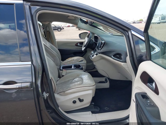 2C4RC1GG1JR105869 Chrysler Pacifica Limited