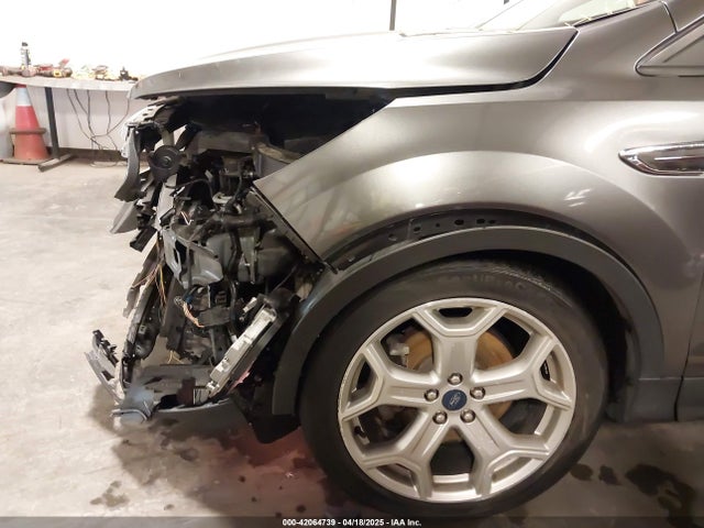 1FMCU9J98KUB41991 Ford Escape Titanium