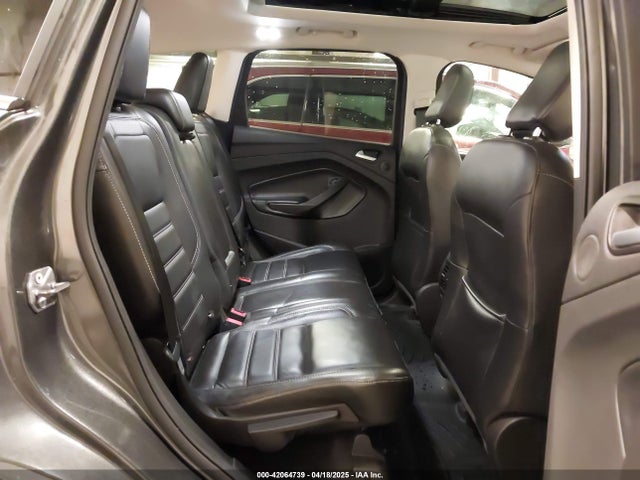 1FMCU9J98KUB41991 Ford Escape Titanium