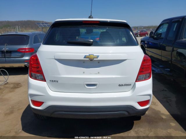 KL7CJKSB7JB722864 Chevrolet TRAX LS