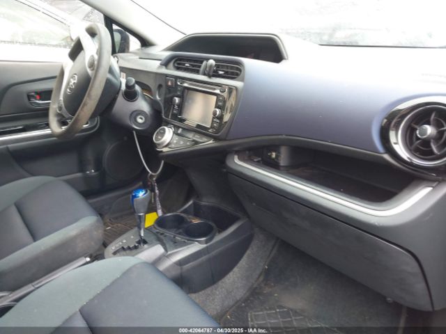 JTDKDTB32G1120313 Toyota Prius C Two
