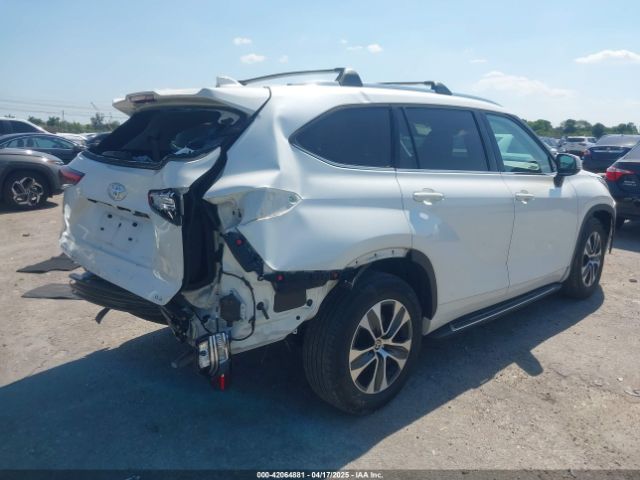 5TDHZRAH7MS039396 Toyota Highlander Xle