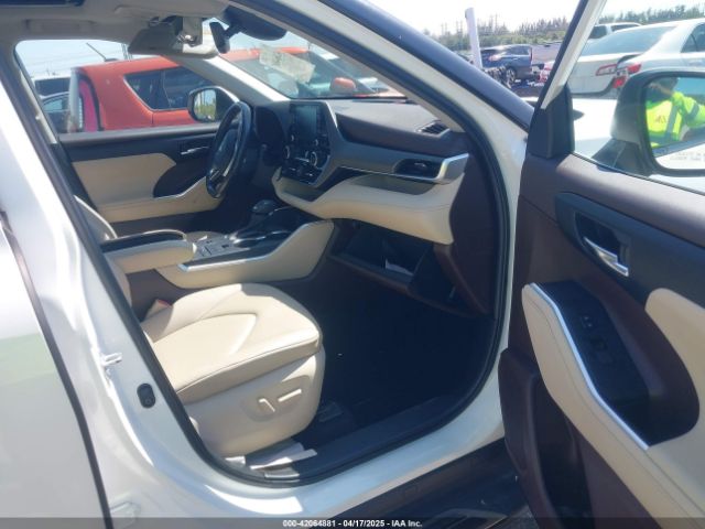 5TDHZRAH7MS039396 Toyota Highlander Xle